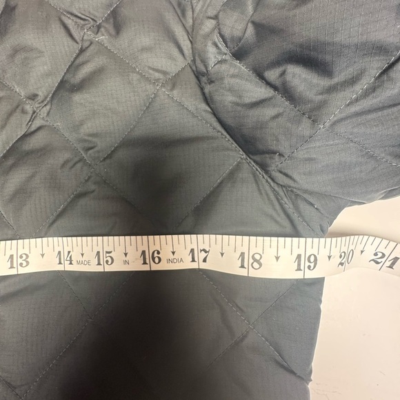 Vintage Eddie Bauer Women's Quilted Puffer Jacket 550 Down Navy and Green - Picture 7 of 8